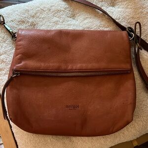 Margot leather purse
